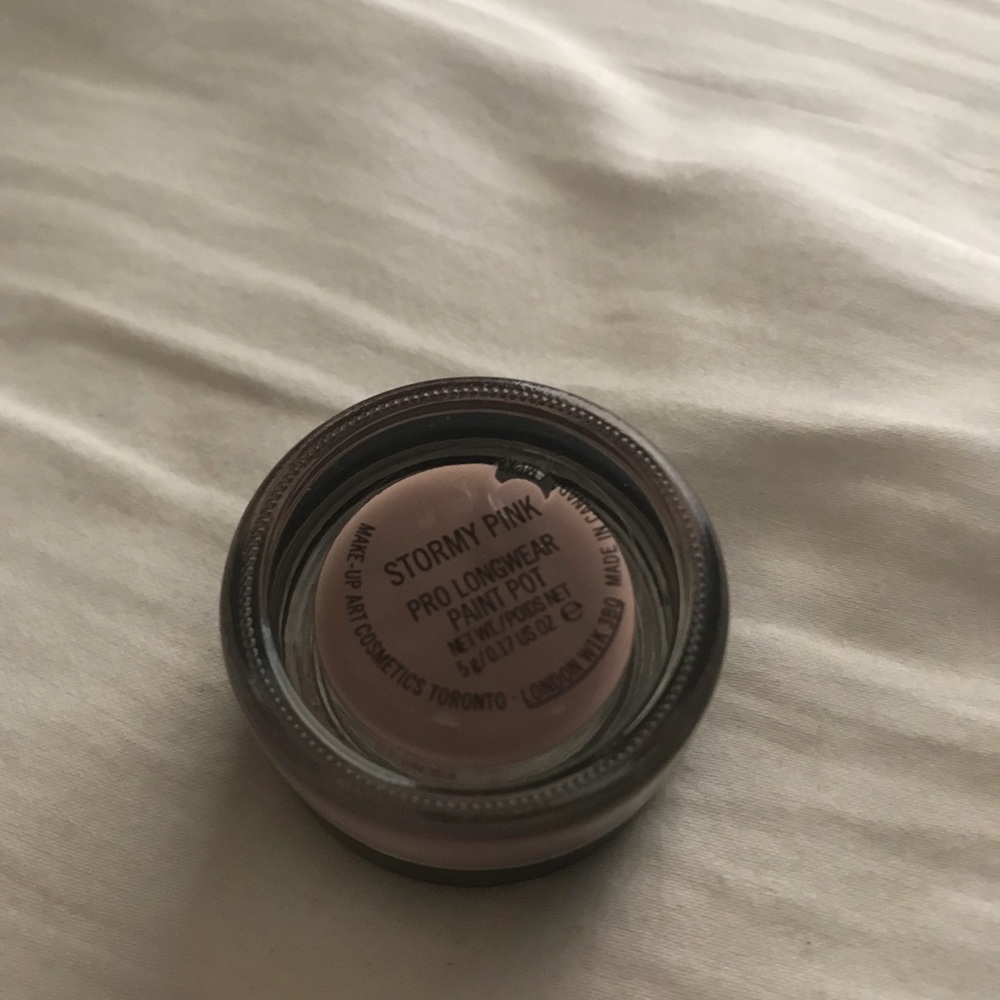 Mac Pro Longwear Paint Pot